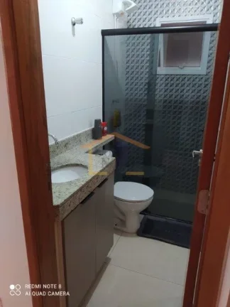 Imagem Apartamento compacto e funcional com 1 dormitório, banheiro com box, cozinha americana integrada à...