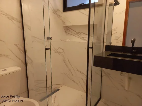 Imagem Casa com Piscina e Cascata a Venda em Peruíbe.