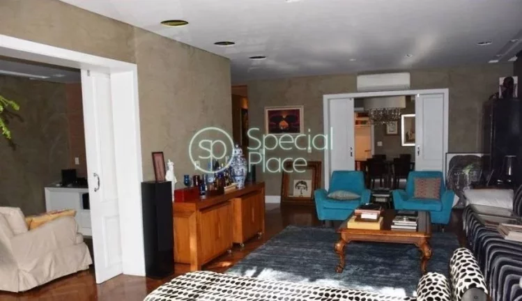 Imagem Excelente apartamento com 250m², reformado, espaços generosos, com terraço e excelente localizaç...