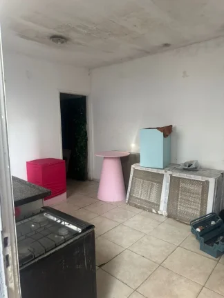 Imagem Casa para locação em Sorocaba-SP, bairro Jardim Wanel Ville IV, 2 quartos, 3 salas, 2 banheiros, 135m² de área. Venha conferir!