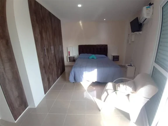 Imagem Sobrado Triplex na Vila Tupi em Praia Grande SP