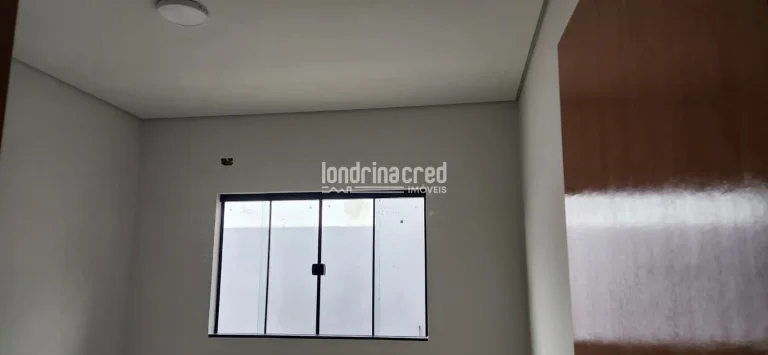 Imagem Casa no Colúmbia com 84m², 3 quartos (1 suíte), sala ampla, cozinha espaçosa, garagem para 2 camionetas e potencial de aproveitamento do subsolo.