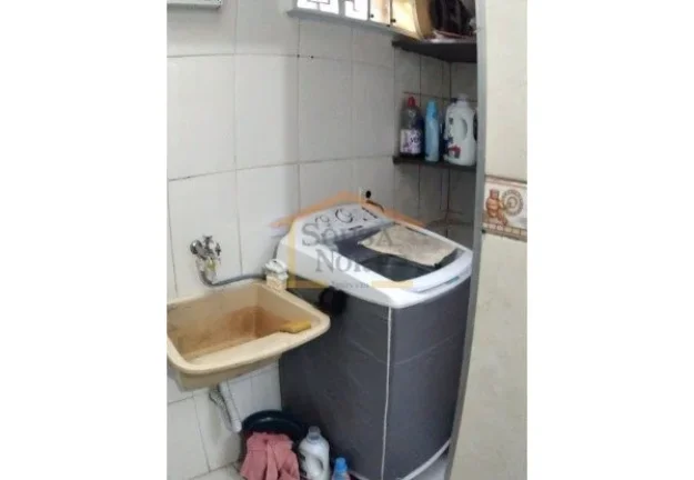 Imagem Sobrado espaçoso em condomínio fechado, com 134 m² de área útil, distribuídos em 4 dormitório...
