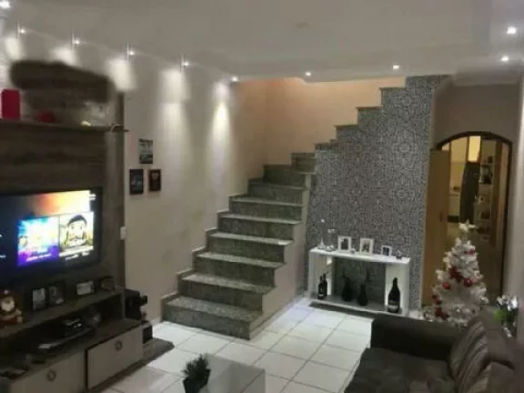 Imagem Sobrado com 3 Quartos e 3 banheiros à Venda, 237 m² por R$ 650.000