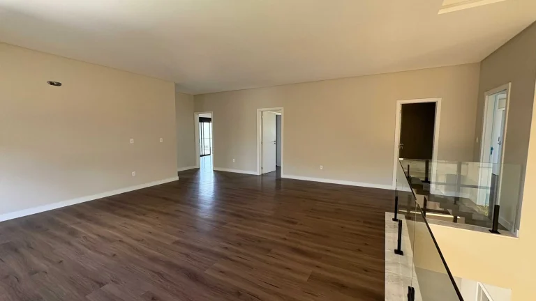 Imagem Casa com 4 dormitórios sendo 4 suítes e 4 vagas de garagem em Camboriú/SC