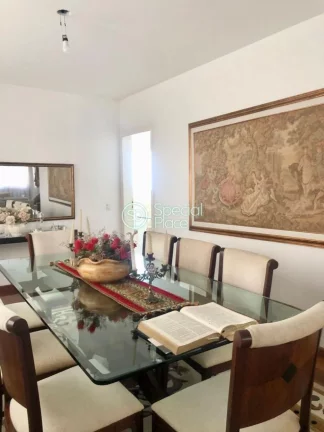 Imagem Excelente apartamento de 245 m², living para dois ambientes, varanda gourmet, 04 suítes com armár...