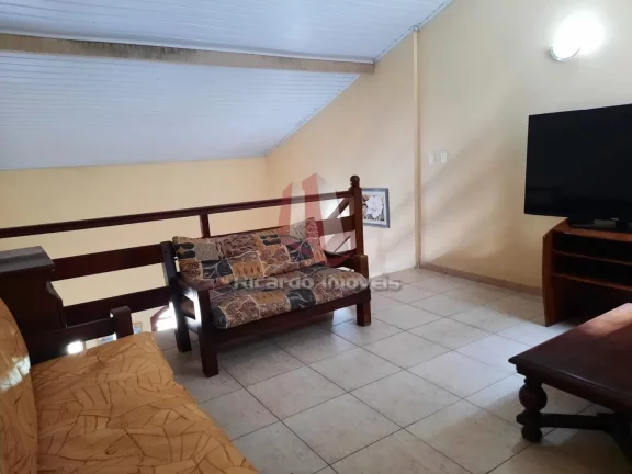 Imagem Espaçoso Apartamento Duplex c/ 4 Qtos.