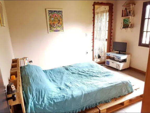 Imagem Vendo esta linda casa no centro de Lumiar - Nova Friburgo.