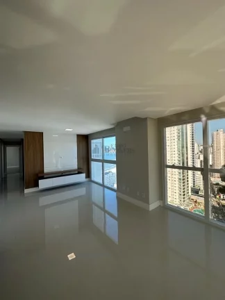 Imagem Apartamento Quadra Mar com 3 suítes à venda no Centro de Balneário Camboriú/SC