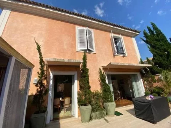 Imagem Casa de Condomínio com 4 Quartos para alugar, 475m² -Jd Leonor