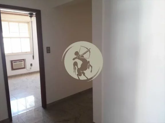 Imagem APARTAMENTO GRANDE NA QUADRADA DA PRAIA COM VISTA MAR E 2 VAGAS DE GARAGENS DEMARCADAS, OPORTUNIDADE...