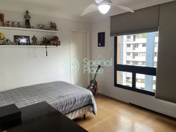 Imagem Este lindo e amplo imóvel conta com 3 quartos, sendo 3 suítes, 5 banheiros e 4 vagas de garagem de...