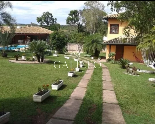 VENDA - Linda Chácara no Condomínio Vista Alegre AT 2.100m2 AC 600m2 - 3 dorms, 3 banheiros, lazer