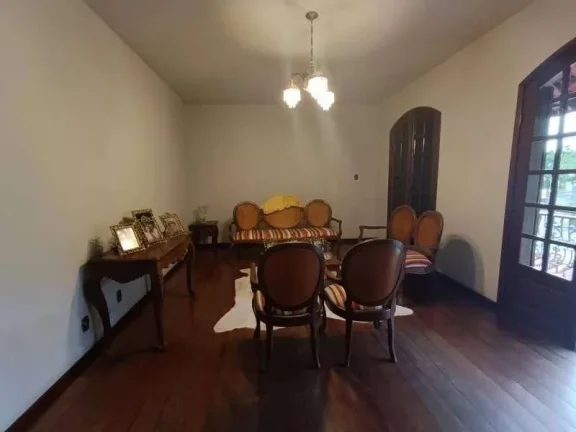 Imagem Casa aconchegante com escritório, três dormitórios, banheira e closet no bairro Boa Vista