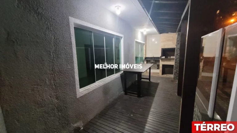 Imagem Casa de Alvenaria á venda com 6 dormitórios e 3 vagas de garagem localizada em Camboriú