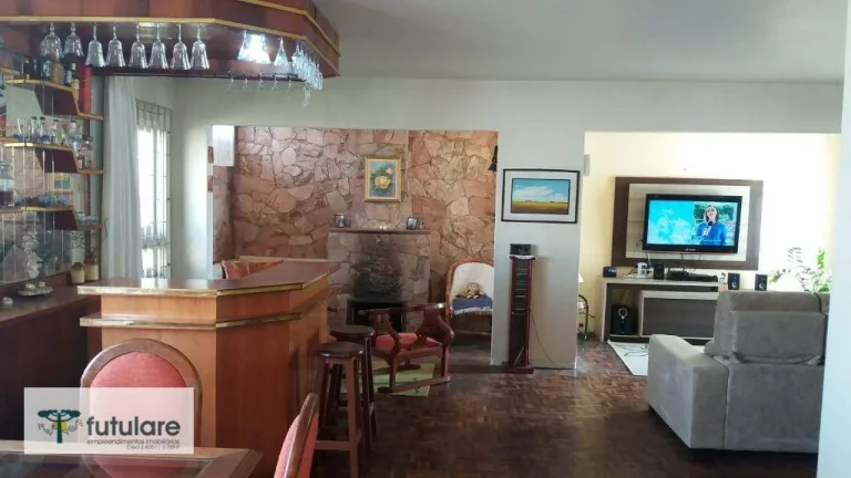 Imagem Casa com 4 dormitórios à venda, 380 m² por R$ 950.000,00 - Xaxim - Curitiba/PR