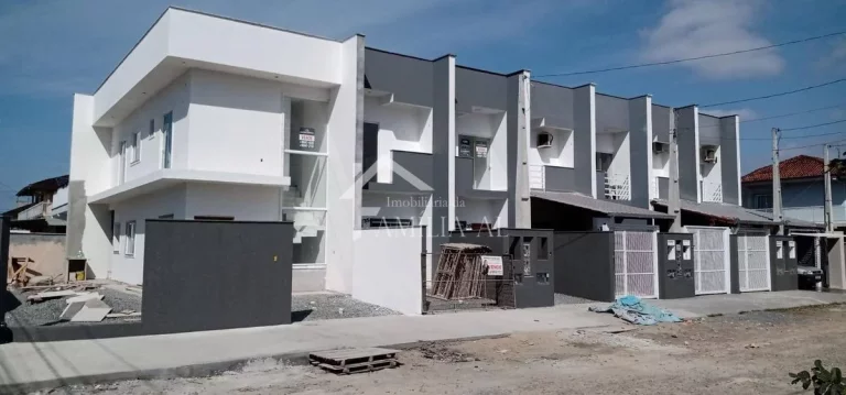 Imagem SOBRADO GEMINADO COM 72M² NO AVENTUREIRO