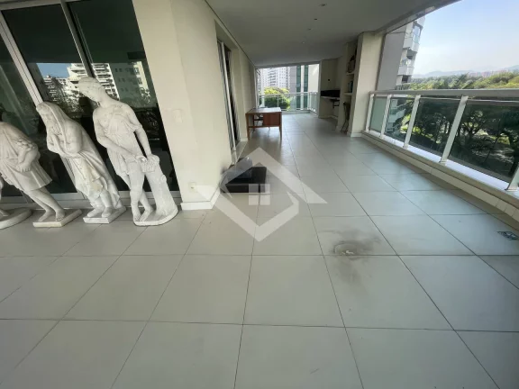 Imagem Apartamento de 4 Quartos para Venda na Barra da Tijuca com 407 m²