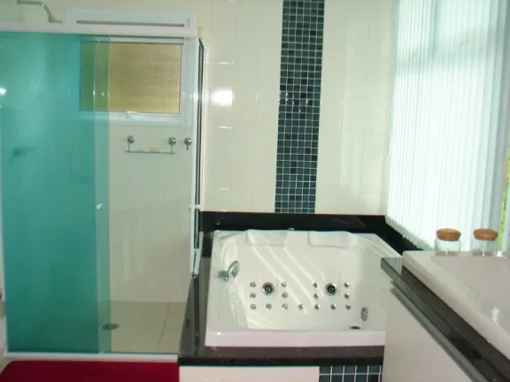 Imagem ILHABELA - CASA COM VISTA CINEMATOGRÁFICA. 4 SUITES E ACABAMENTO PRIMOROSO.