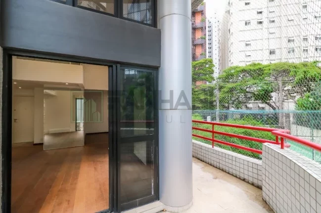 Imagem Apartamento de luxo para locação no Itaim Bibi, São Paulo-SP: 3 quartos, 3 suítes, 3 salas, 4 banheiros, 3 vagas e 172m².