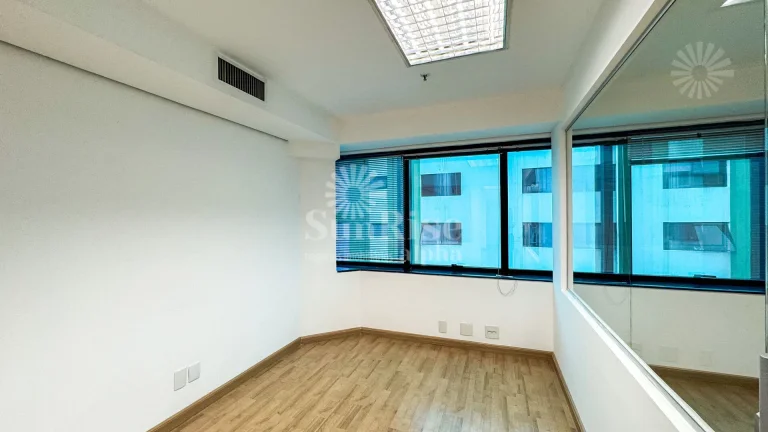 Imagem Sala Comercial para alugar com 91m² e 2 vagas - R$4.457,77 - Eagle Point - Alphaville Industrial - Barueri/SP