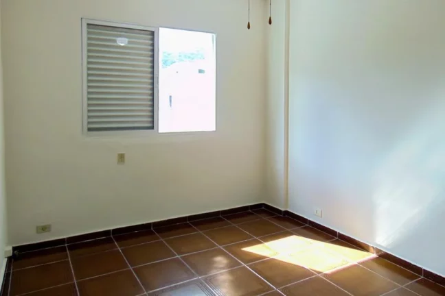Imagem PITANGUEIRAS- NO CALÇADÃO , LOCALIZAÇÃO PRIVILEGIADA , GARAGEM NO PRÉDIO.