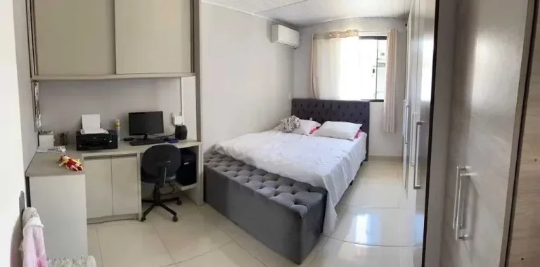 Imagem Casa com 2 dormitórios e 2 vagas de garagem em Camboriú