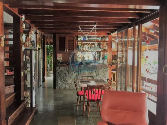 Imagem Imperdível: Casa à venda em Ubatuba-SP, Parque Vivamar! 3 quartos, 2 suítes, 1 sala, 2 banheiros, 141 m² de área.