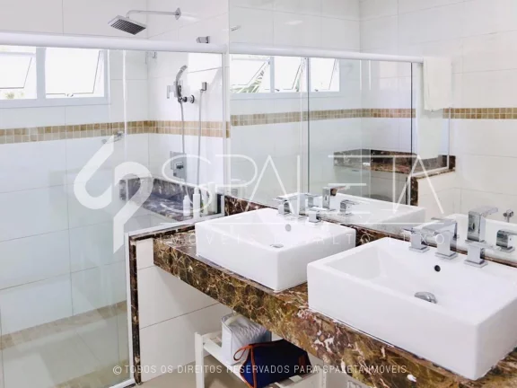 Imagem Oásis de Luxo: Casa térrea com piscina, sauna e píer privativo à venda no condomínio Marina Guarujá