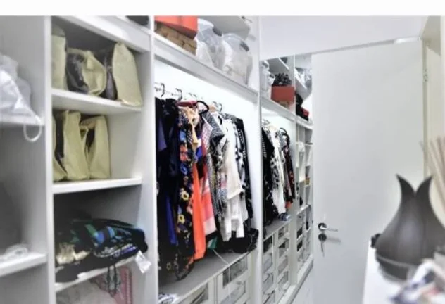 Imagem R$ 1.750.000
R$ 1.720 condomínio 
IPTU R$ 3800/anual
145 m²
3 quartos, 1 vaga, 4 banheiros e 4º a...