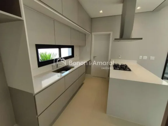 Imagem Magnífico e espaçoso sobrado, recém construído, com área construída de 378 m². Arquitetura co...