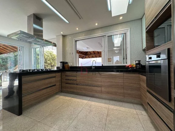Imagem Casa à venda no Alto da Boa Vista com 4 suítes e 343 m²