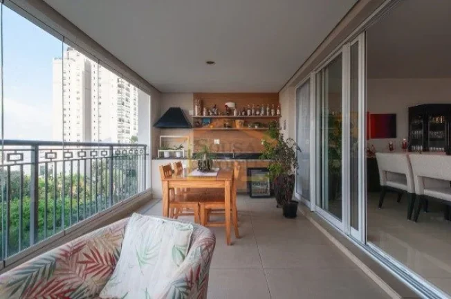 Imagem Apartamento 3 dormitórios, sendo 2 suítes, 1 delas máster com closet, piso laminado, sala ampla, ...