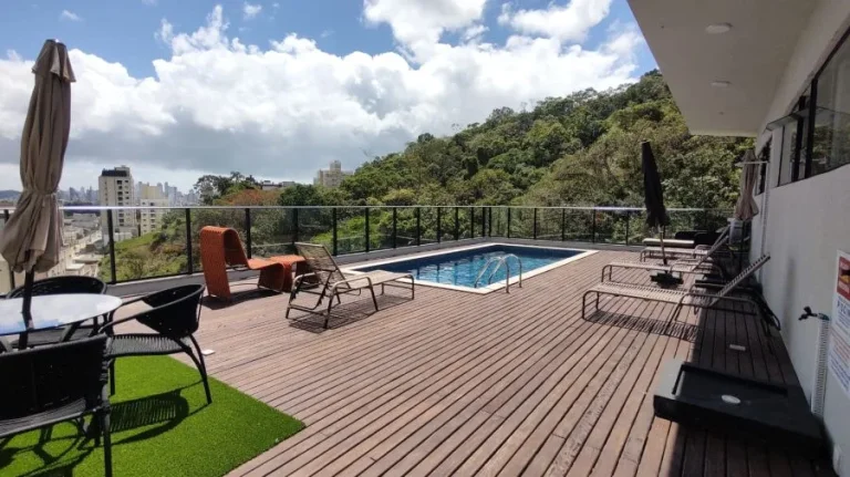 Imagem Loft semi-mobiliado para locação no São Francisco