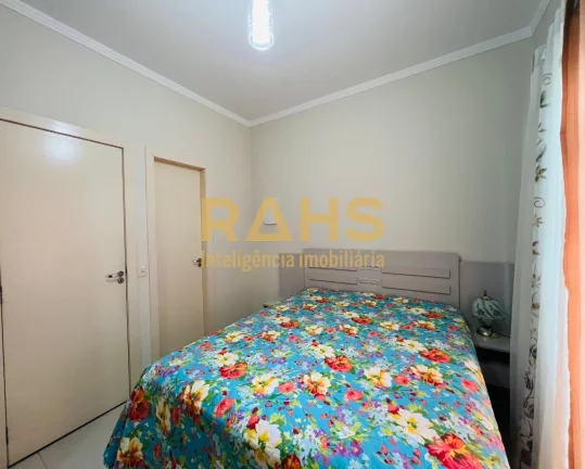 Imagem Excelente Sobrado Geminado com 1 suíte mais 2 quartos no Bairro Boa Vista em Joinville/SC. O imóve...