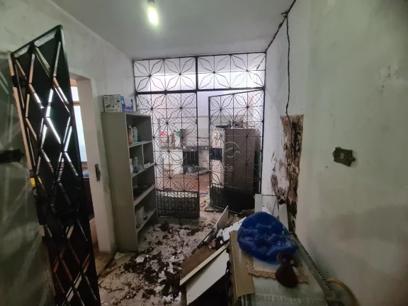 Imagem Excelente casa de esquina, bem ventilada, em ótima localização no Rodolfo Teófilo próximo ao Co...
