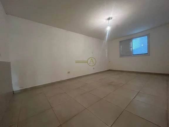 Imagem Casa lote inteiro á venda com 3 quartos (1 sendo suíte) - Jd. Peruíbe