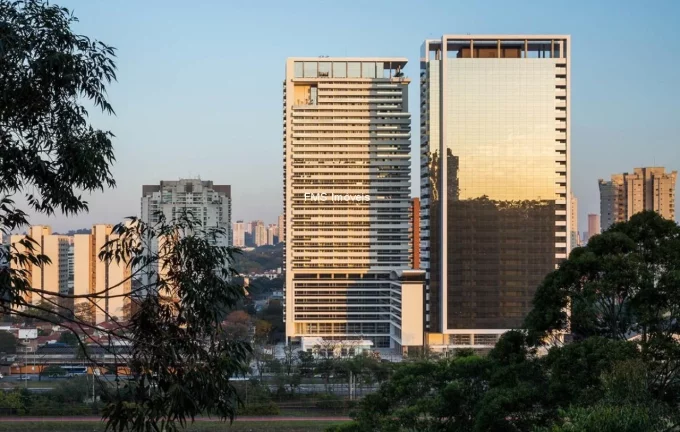 Imagem Conjuntos comerciais que somam 17510m² na Chácara Santo Antônio.