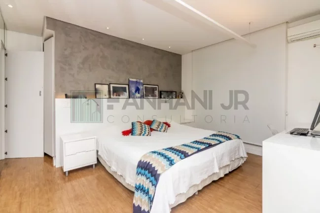 Imagem Luxuoso apartamento de 4 quartos e 3 suítes no Jardim Paulista, São Paulo - 260m², 3 salas, 2 vagas. Venha conhecer!