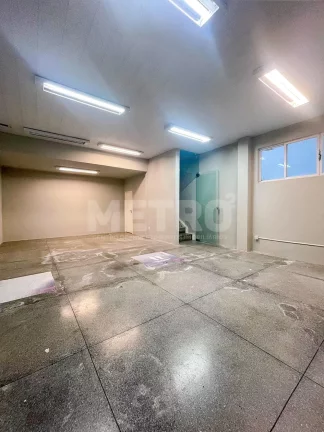 Imagem Prédio comercial com 3 andares para locação na Av. Monsenhor Ângelo Sampaio