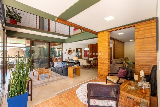 Imagem Casa Locação Condomínio Mont Blanc - Região Alphaville

Casa com 433m2 área construída e 702m2...