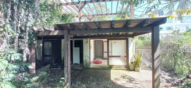 Imagem Casa com 4 dormitórios (2 suítes) à venda, 326 m² - Lagoa da Conceição - Florianópolis/SC (TRAPICHE EXLUSIVO COM ACESSO À LAGOA)
