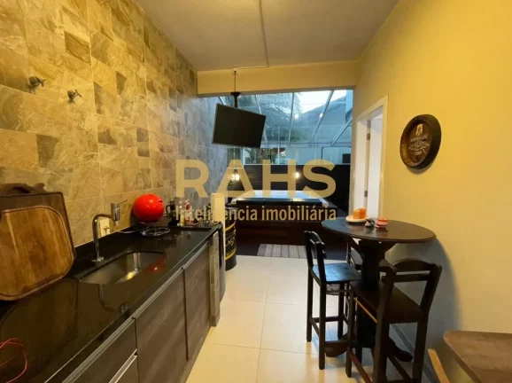 Imagem OPORTUNIDADE! De R$980.000,00 por R$899.000,00! Lindíssimo sobrado no Bairro Gloria, com fácil ace...