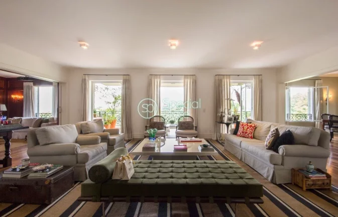 Excelente apartamento com 367m² na melhor rua do Jardim Guedala. Ótima planta com ambientes amplos...