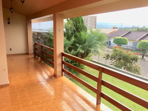 Imagem Casa de alto padrão de 3 Dormitórios e 400 m² de área útil em localização nobre Central de Sa