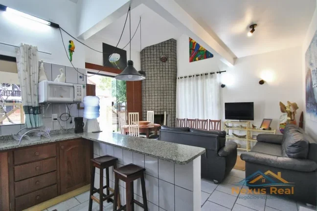 Imagem Casa com Piscina e 3 quartos