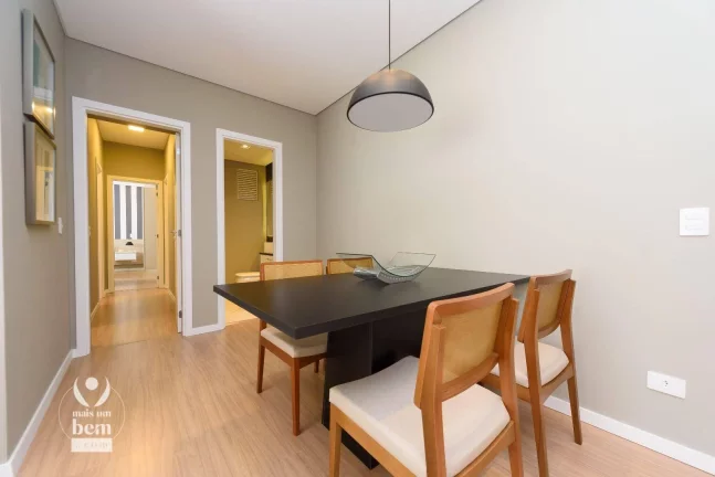 Imagem Apartamento com 3 quartos (1 suíte), sacada com churrasqueira à venda por R$ 777.000 - Mercês - Curitiba/PR