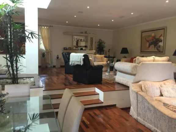 Imagem Casa no Res. Morada dos Pinheiros - 340m²