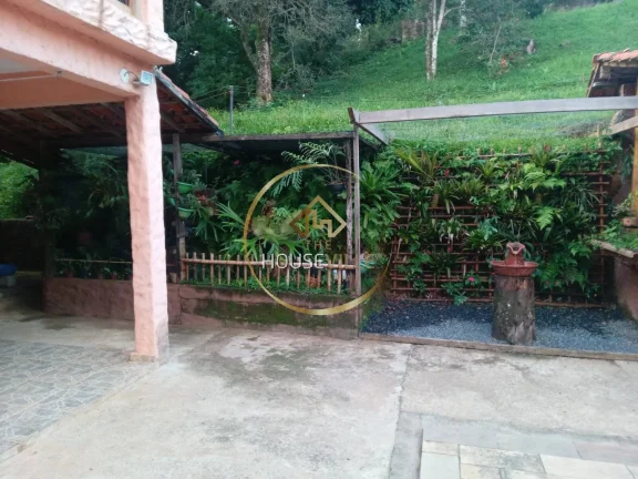 Imagem Chácara 11.000 m², Bairro do Freitas, Zona Norte de São José dos Campos.