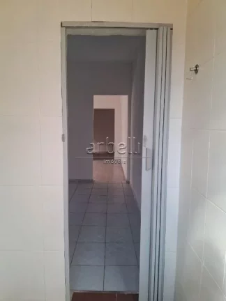 Imagem Casa com 70 M², 1 dormitório, 1 banheiro, sala, cozinha, área de serviços e quintal. Boa casa co...